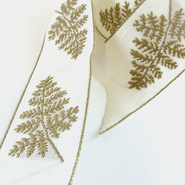 Jaquard Linen Ribbon Leaf Motif Made in France.